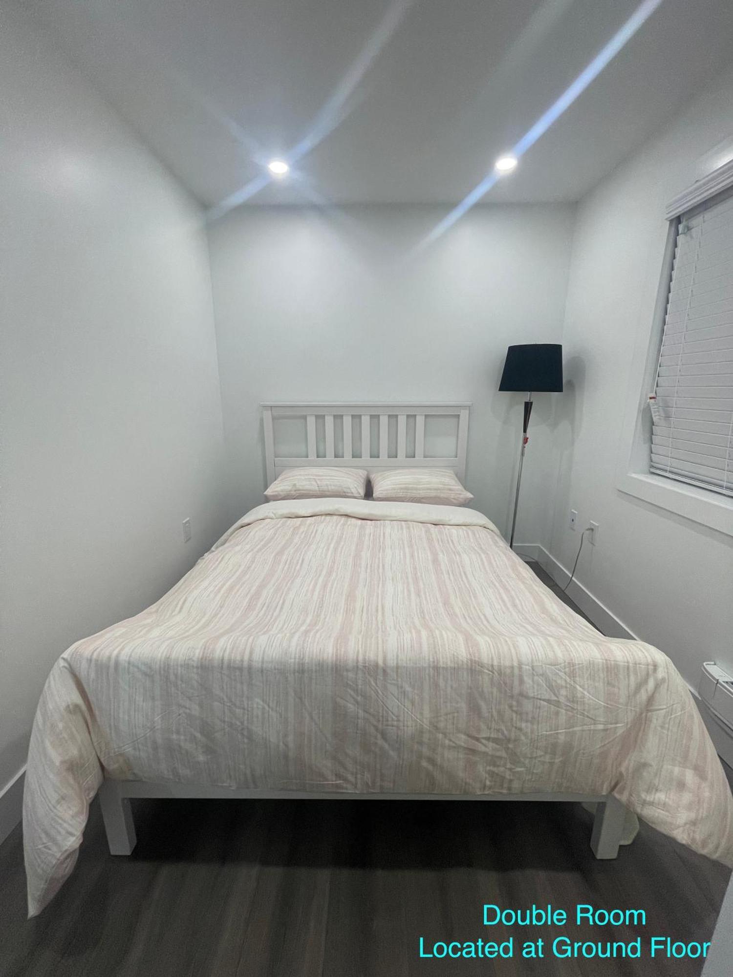 South Vancouver Guesthouse ภายนอก รูปภาพ