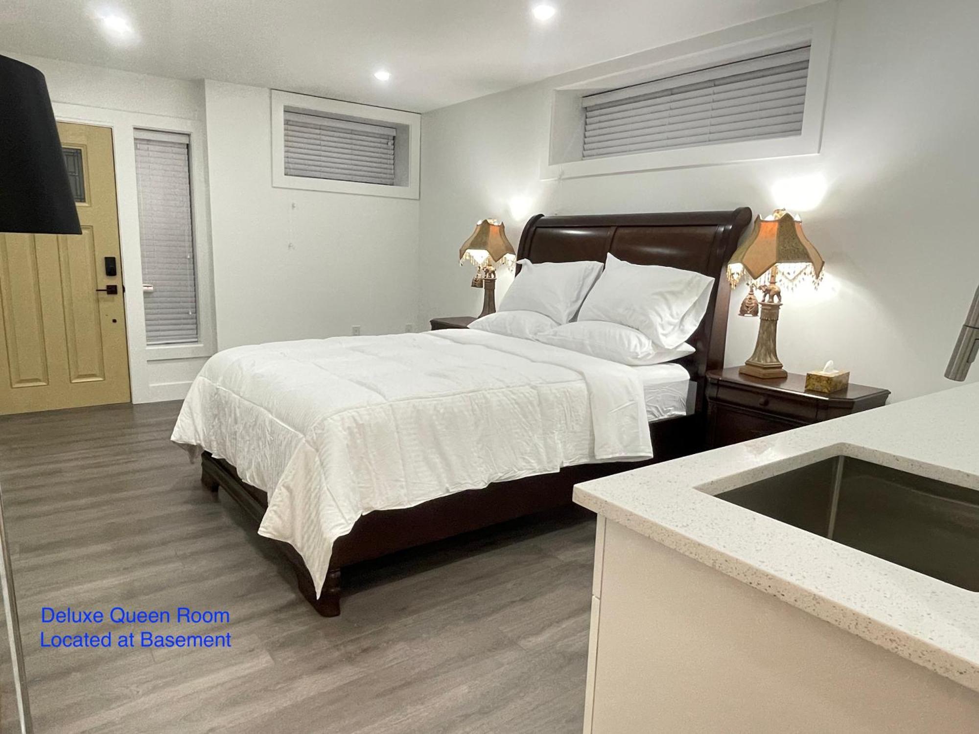 South Vancouver Guesthouse ภายนอก รูปภาพ
